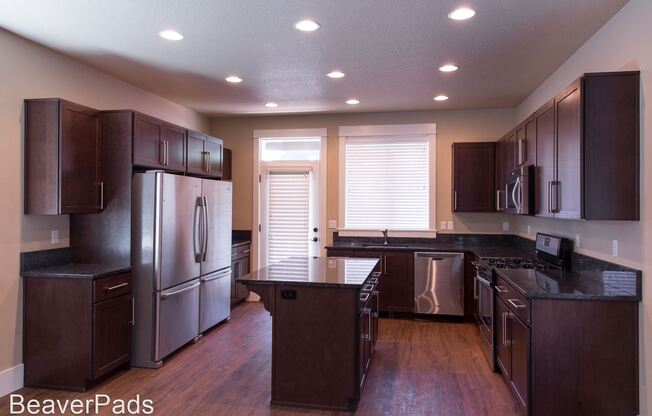 324 NW 17th St