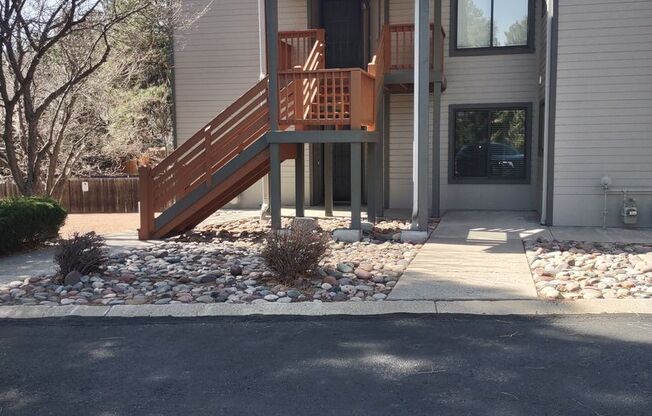No College Students Move in Special: $300 Off First Month's Rent