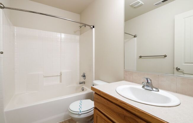 3 beds, 2.5 baths, 1,450 sqft, $2,250, Unit 5833