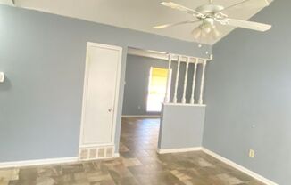 3 beds, 1 bath, $950