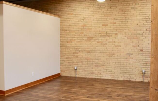 2 beds, 1 bath, 1,121 sqft, $1,995, Unit 209