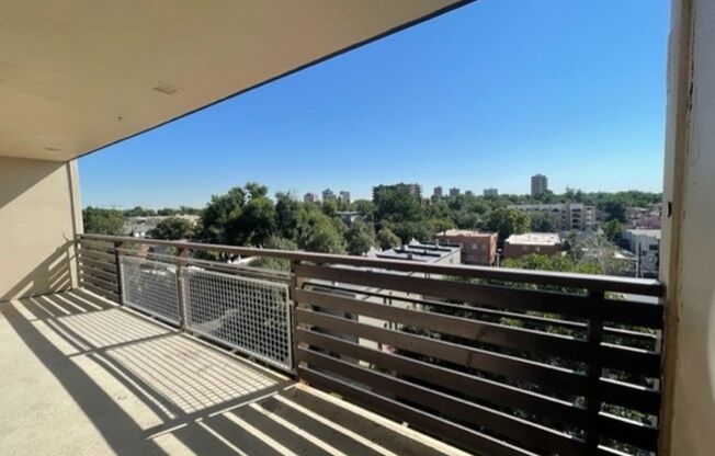 1 bed, 1 bath, 698 sqft, $1,450, Unit 601