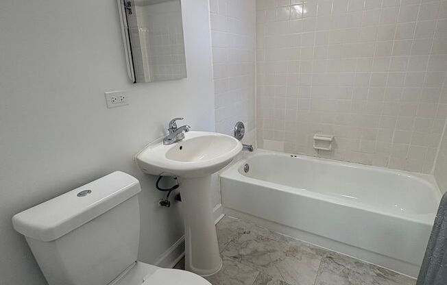2 beds, 1 bath, 670 sqft, $1,200, Unit CA 133-3W