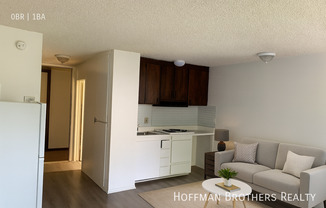 500 S HOBART BLVD