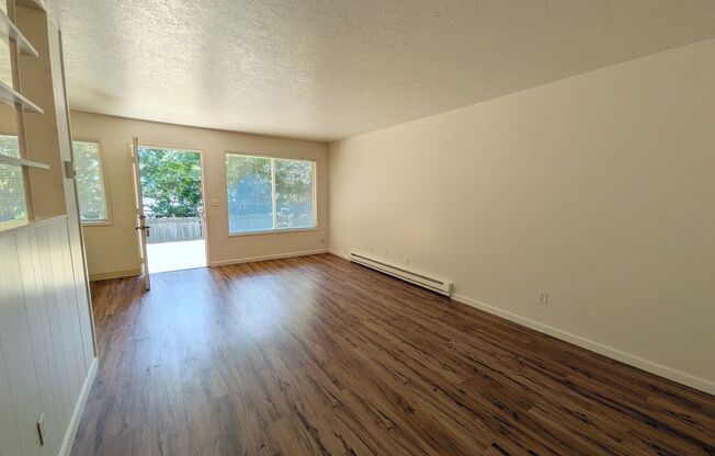 1 bed, 1 bath, 650 sqft, $1,160, Unit 3515-14