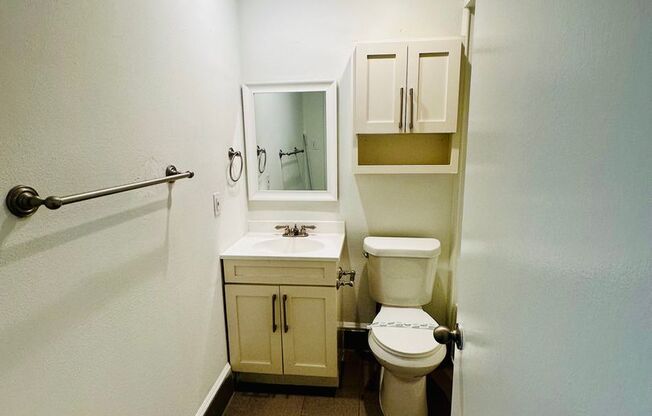 2 beds, 1.5 baths, 957 sqft, $1,675, Unit 112