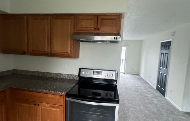 2 beds, 1 bath, 750 sqft, $1,350, Unit 22