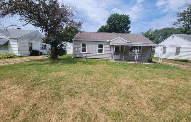 3BR/1BA w/Garage -3011 Mission Road