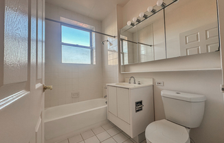 1 bed, 1 bath, $4,495, Unit 8K