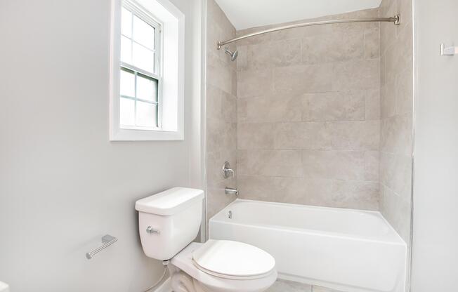 1 bed, 1 bath, 893 sqft, $1,600