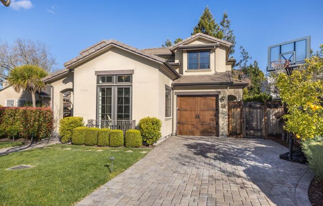 5 Bed, 4.5 Bath Executive Home w/ Designer Touches Built in 2011