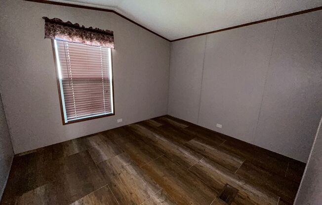 2 beds, 1 bath, $775, Unit 29