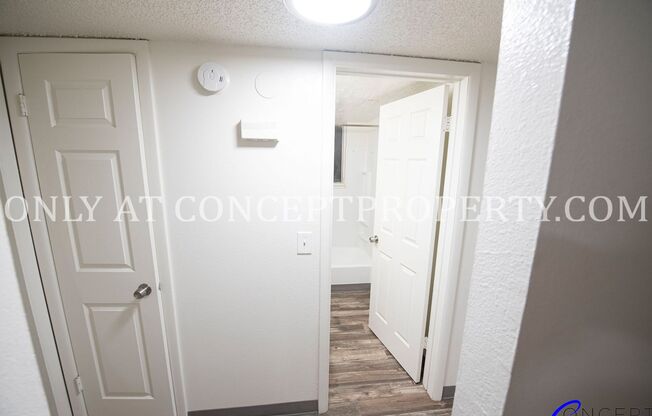 1 bed, 1 bath, 700 sqft, $1,099, Unit 18