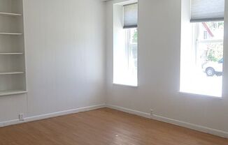 2 beds, 1 bath, $750