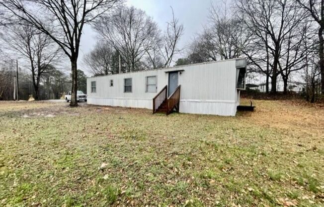 Adorable 2 bedroom 1 bath Moble Home located it Dallas