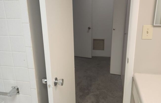 Studio, 1 bath, 600 sqft, $955, Unit WG2-106