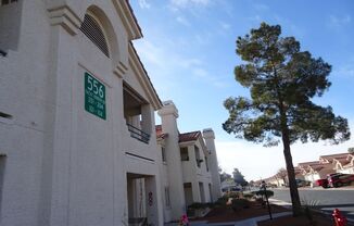 2nd Level 2 bedroom, 2 bathroom condo outside of Summerlin