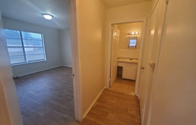 1 bed, 1 bath, $975