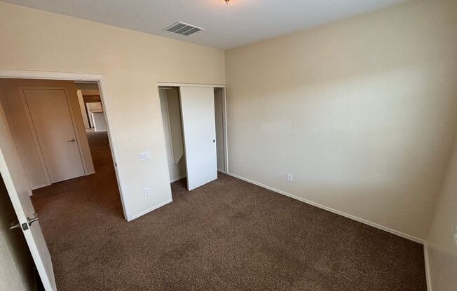 3 beds, 2 baths, $1,850, Unit UNIT 2022
