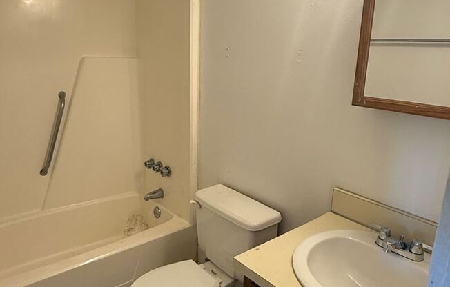 44 Moss Creek Apartments