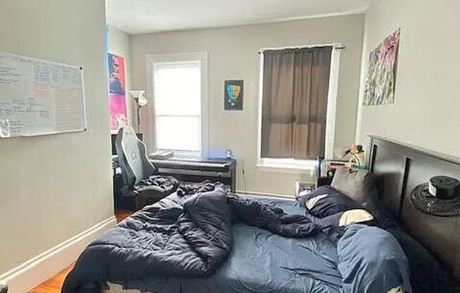 NO FEE on this Affordable Mission Hill Gem!  Sunny & Spacious, Great for NEU students!  Parking Avail