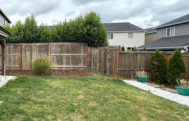 Spacious & Modern 4‑Bed, 2.5‑Bath Home in Camas