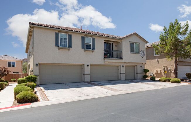 3 beds, 2.5 baths, $1,900, Unit UNIT 152