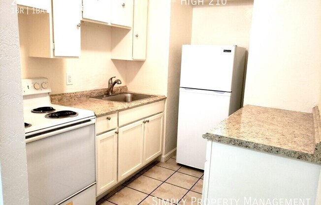 2535 W Highland Ave