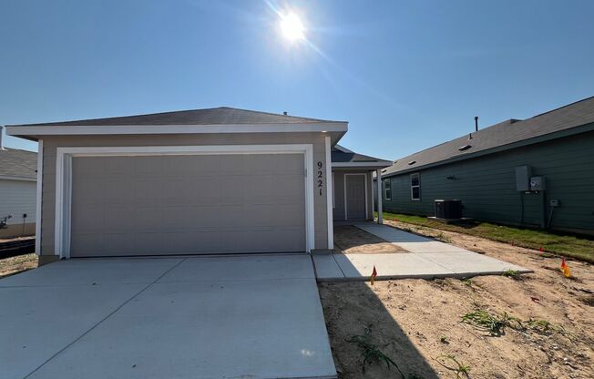 Beautiful New Construction 3/2 home in Navarro Ranch