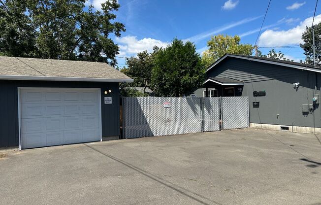 Beautifully updated 3 bedroom, 1 bath house in Eugene!