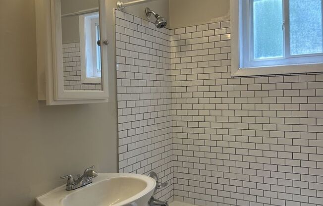 Three Bedroom, One Bathroom Home for rent in Columbus!