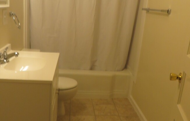 3 beds, 1 bath, $1,495