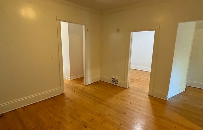 4 beds, 1 bath, 4 sqft, $1,550, Unit 2123 N 47th St