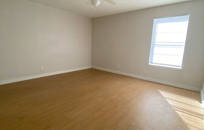 2 beds, 2 baths, 960 sqft, $1,500, Unit LAW13-202