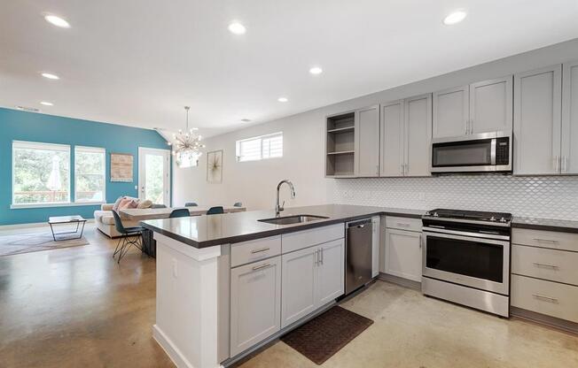 3108 Aldwyche Dr