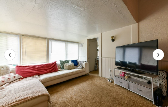 2 beds, 1 bath, $1,575, Unit 817 Rio Chico #4