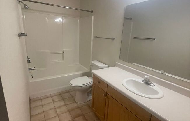 2 beds, 1 bath, 1,116 sqft, $1,210, Unit 1225