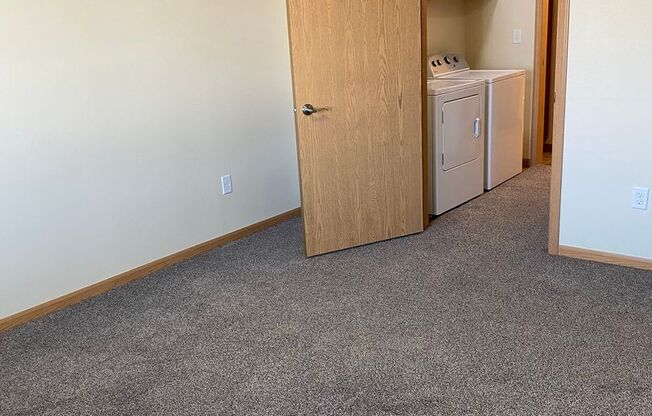 1 bed, 1 bath, 718 sqft, $985, Unit 615-103