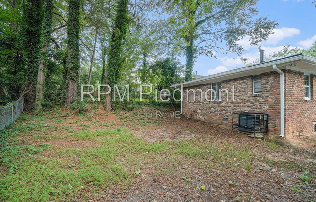 261 HOLLY Road NW