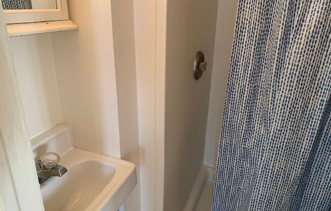 Studio, 1 bath, $985