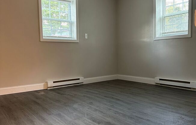 2 beds, 1 bath, $1,750, Unit 6