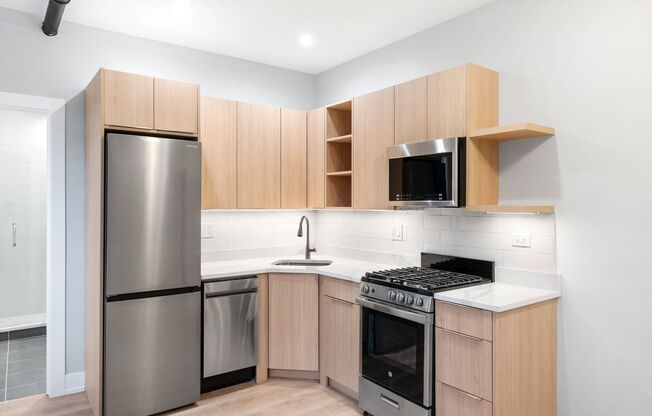 Studio, 1 bath, 212 sqft, $1,295, Unit 009