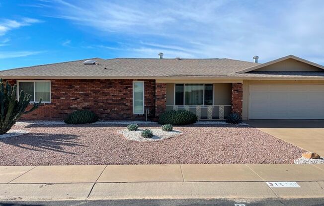 Move in ready home in Sun City West..
