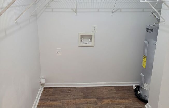 1 bed, 1 bath, 600 sqft, $900, Unit 1901 15D