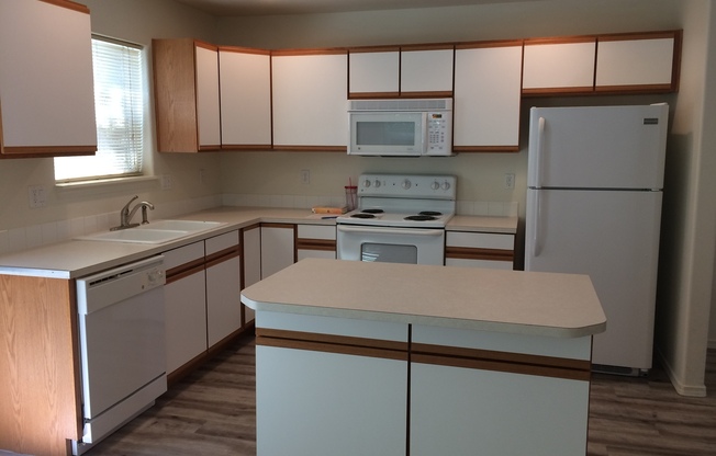 2 beds, 1.5 baths, 1,290 sqft, $1,525, Unit 1951