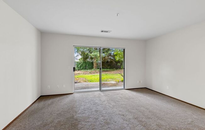 1 bed, 1.5 baths, $2,200, Unit 3