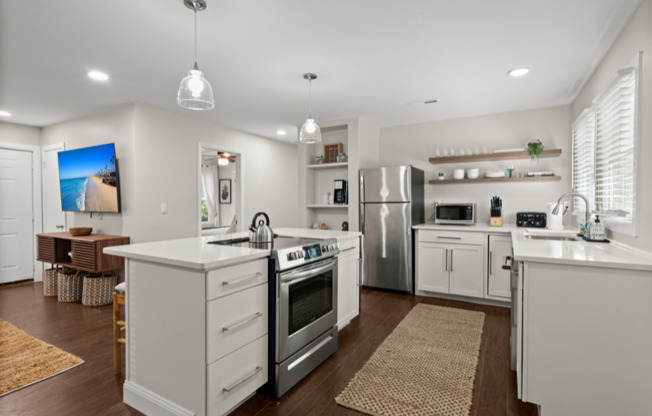 2611 N OAKRIDGE CIR