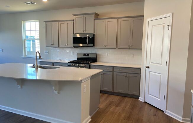 Brand New Charleston Style Home near BMW!