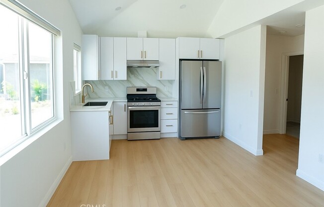13129 AZORES AVE