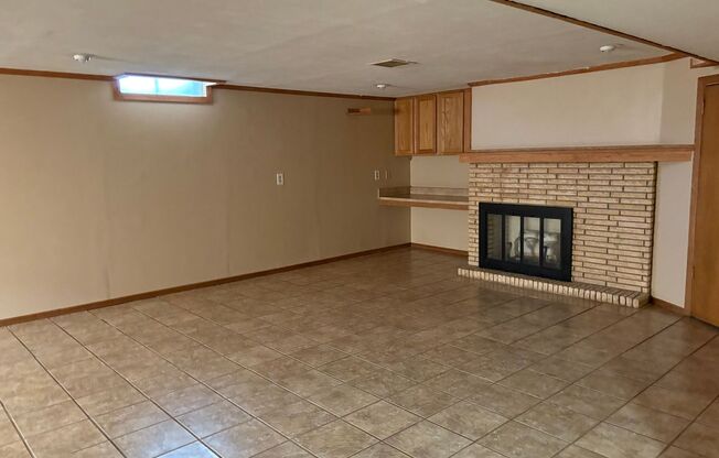 3 beds, 2 baths, $1,500